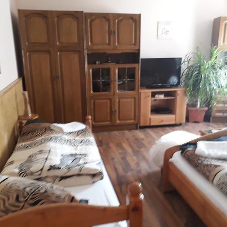 Готель City Camping& Apartman &Bungalow Дьєр Екстер'єр фото